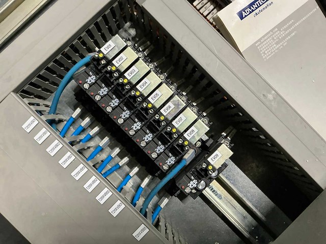 Rvs schakelkast met inhoud - afbeelding 5 van  10