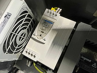 Rvs schakelkast met inhoud - afbeelding 9 van  10