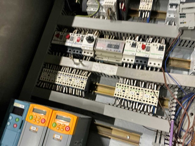 Rvs schakelkast met inhoud - afbeelding 7 van  11