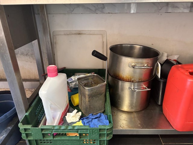 Rvs schuifkast, schabben en restinhoud - afbeelding 8 van  10