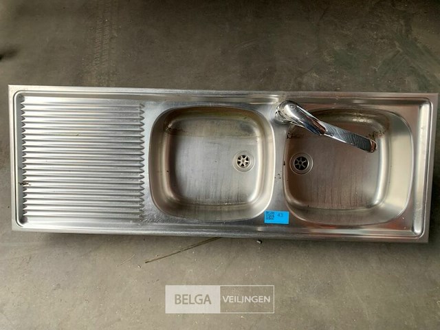 Rvs spoelbak met 2 bakken + kraan - afbeelding 1 van  1