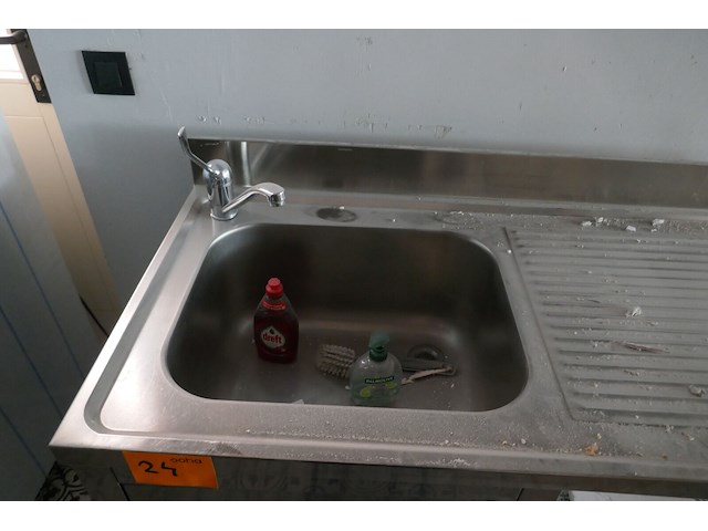 Rvs spoeltafel met opbergruimte - afbeelding 2 van  4