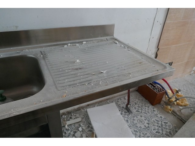 Rvs spoeltafel met opbergruimte - afbeelding 4 van  4