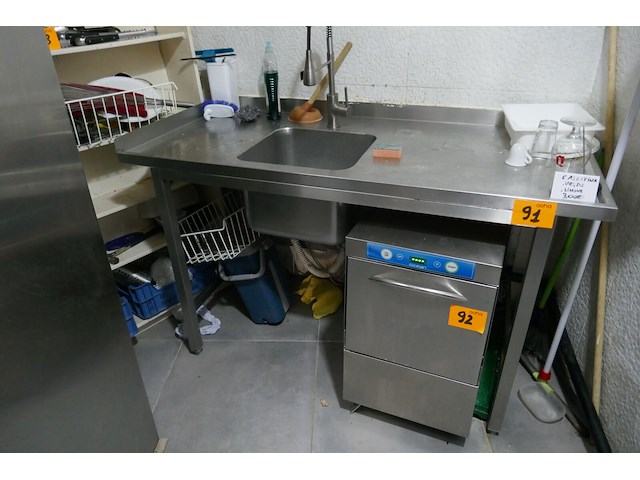 Rvs spoeltafel met uitgietbak en spoelkraan - afbeelding 1 van  3