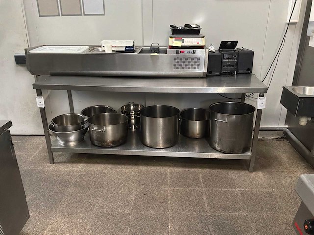 Rvs tafel - afbeelding 1 van  1