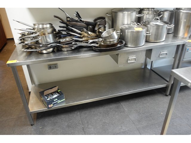 Rvs tafel - afbeelding 1 van  2