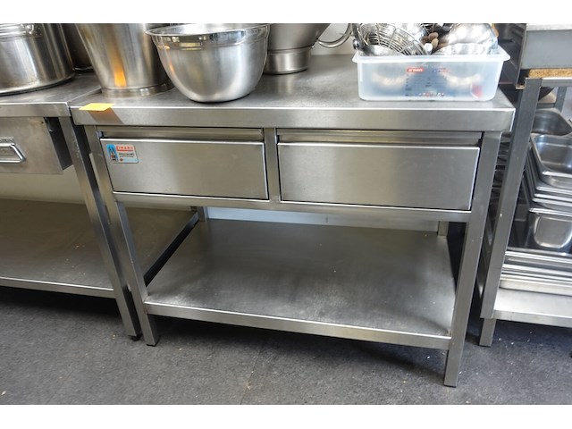 Rvs tafel - afbeelding 1 van  2
