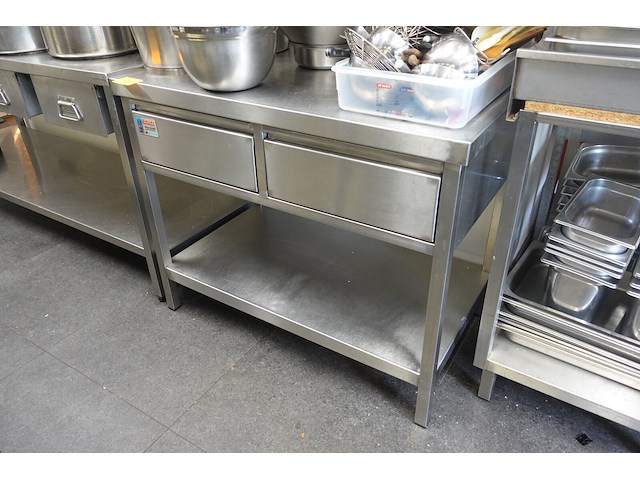 Rvs tafel - afbeelding 2 van  2