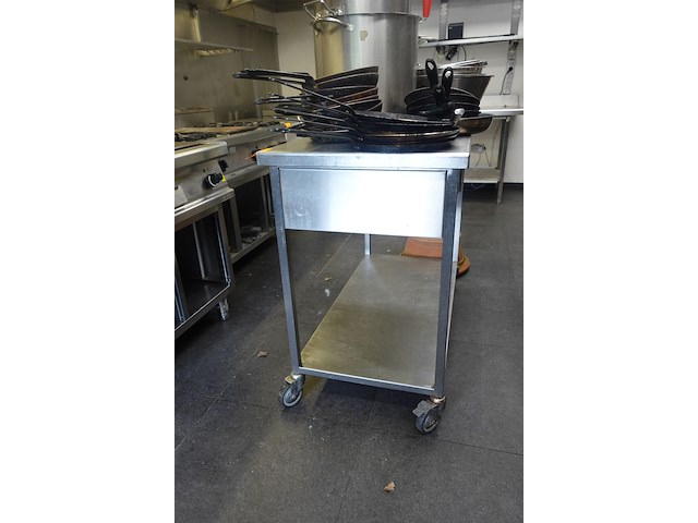 Rvs verrijbare tafel - afbeelding 1 van  2