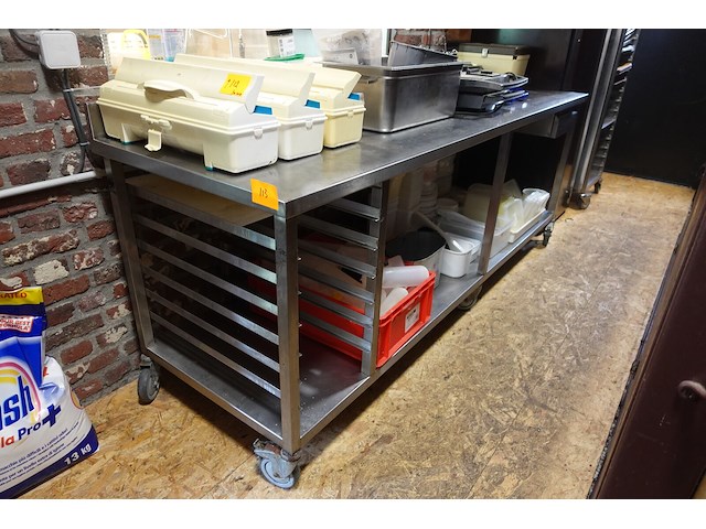 Rvs verrijbare tafel - afbeelding 1 van  2