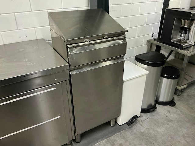 Rvs voorraad tafel - afbeelding 1 van  3