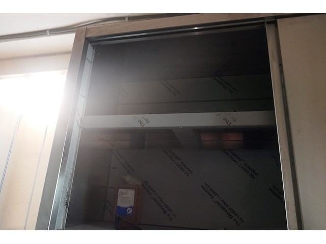 Rvs wandkast met 2 schuifdeuren - afbeelding 2 van  3