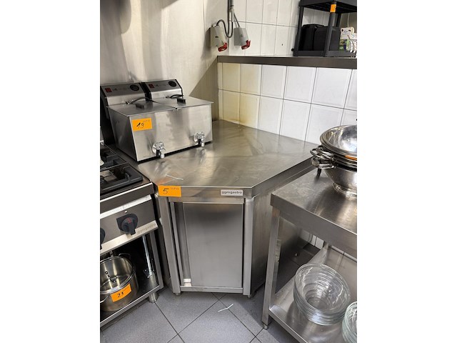 Rvs werkbank hoekopstelling ggmgastro - afbeelding 1 van  5