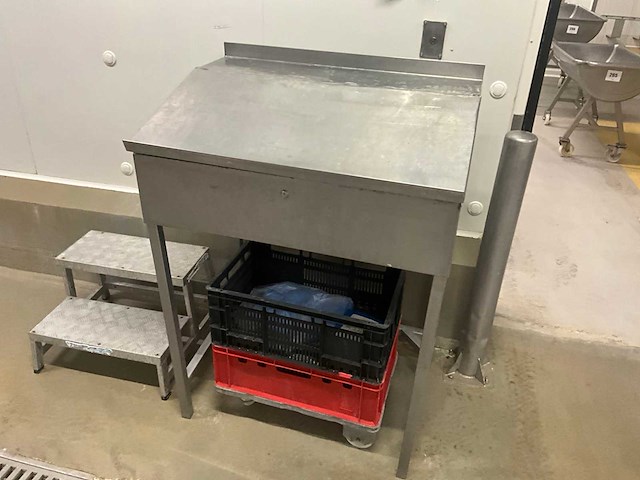 Rvs werkstand/meubel en opstap - afbeelding 2 van  8