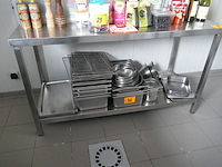 Rvs werktafel met bodemschap
