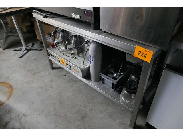 Rvs werktafel met bodemschap - afbeelding 2 van  2