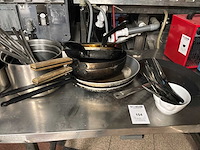 Rvs werktafel met inhoud - afbeelding 4 van  5