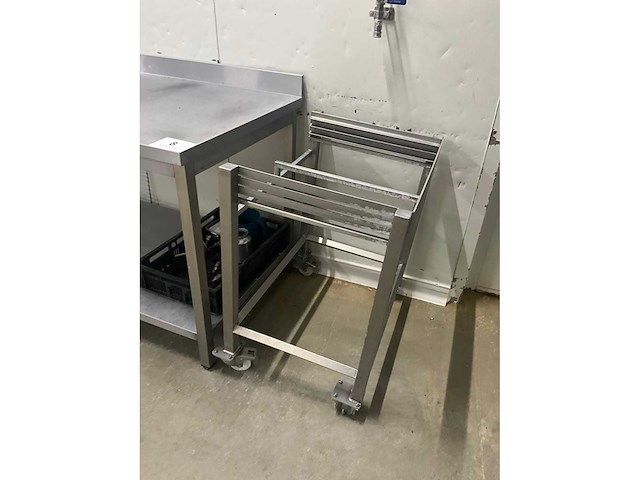 Rvs werktafel met legger onderaan - afbeelding 5 van  9