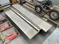 Rvs werktafel + partij legborden - afbeelding 2 van  4