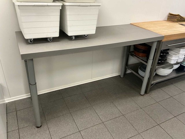 Rvs werktafel - afbeelding 1 van  2