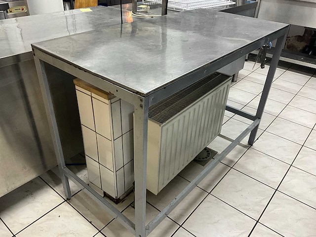 Rvs werktafel - afbeelding 1 van  1