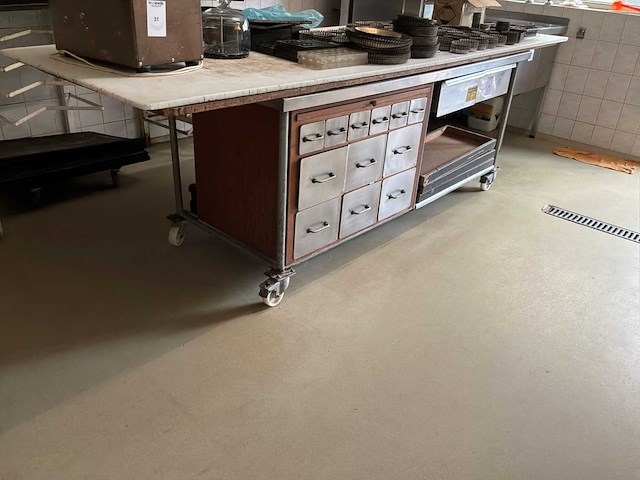 Rvs werktafel - afbeelding 1 van  5
