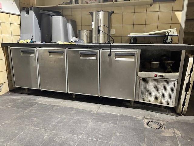 Rvs4 deurskoeling met werkblad - afbeelding 1 van  5