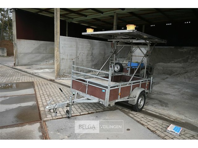 R.w. signalisatie-aanhangwagen - afbeelding 1 van  9