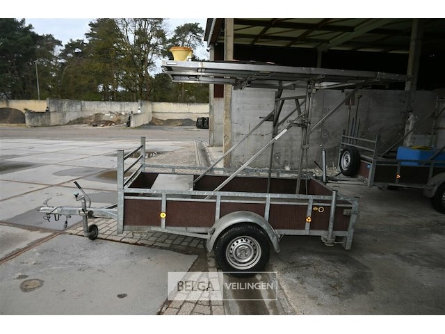 R.w. signalisatie-aanhangwagen - afbeelding 2 van  9