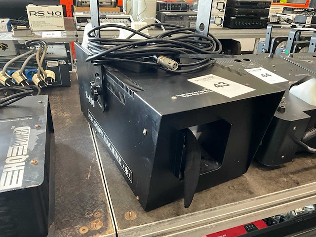 S-100 sneeuw machine - afbeelding 2 van  2