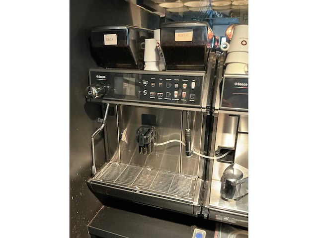 Saeco koffiemachine met melk koeler en kopjeswarmer - afbeelding 2 van  9