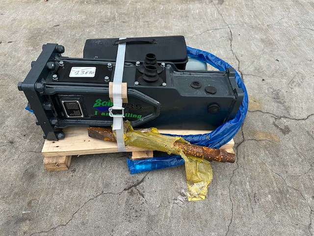 Sailing - 2025 - 35 - hydraulische hamer sailing35 - afbeelding 1 van  6