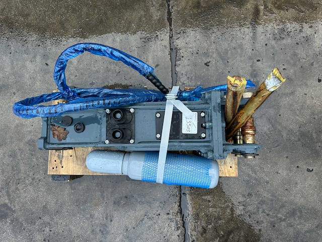 Sailing - 2025 - 35 - hydraulische hamer - afbeelding 9 van  9