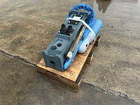 Sailing - 2025 - 35 - hydraulische hamer - afbeelding 2 van  9