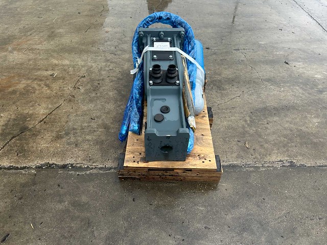 Sailing - 2025 - 35 - hydraulische hamer - afbeelding 3 van  9