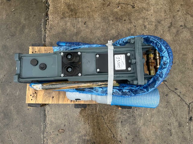 Sailing - 2025 - 35 - hydraulische hamer - afbeelding 8 van  9