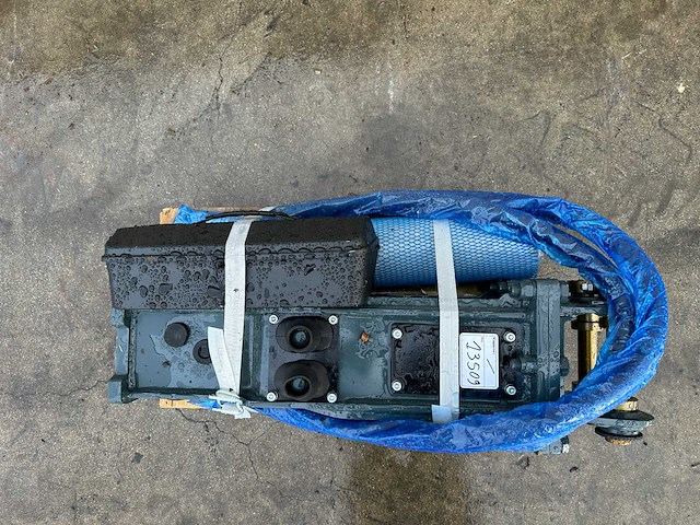 Sailing - 2025 - 35 - hydraulische hamer - afbeelding 2 van  11