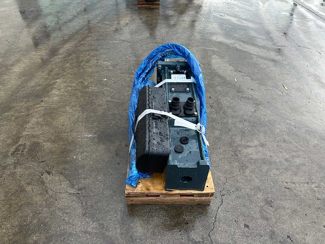 Sailing - 2025 - 35 - hydraulische hamer - afbeelding 5 van  11