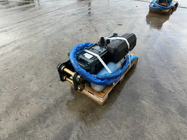 Sailing - 2025 - 35 - hydraulische hamer - afbeelding 8 van  11