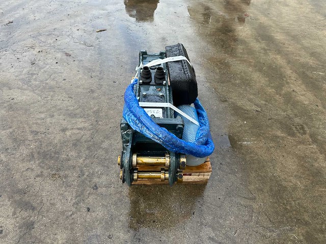 Sailing - 2025 - 35 - hydraulische hamer - afbeelding 9 van  11