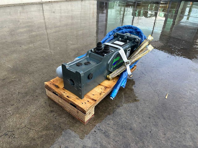 Sailing - 2025 - 35 - hydraulische hamer - afbeelding 2 van  10