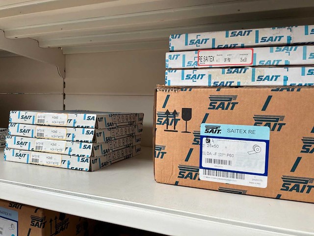 Sait r-saitrol/ saitex re grote partij diverse schuurband - afbeelding 6 van  12