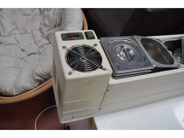 Saladette zonder merk met 9 inox bakjes (20) - afbeelding 3 van  6
