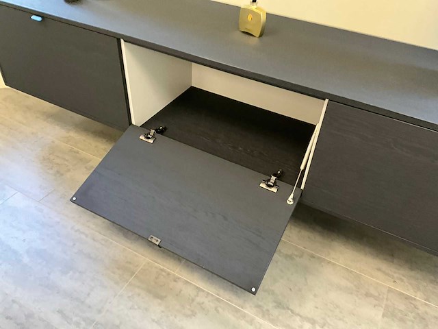 Salontafel en hangwandkast - afbeelding 6 van  13