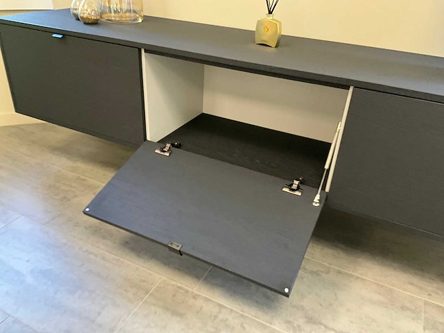 Salontafel en hangwandkast - afbeelding 7 van  13