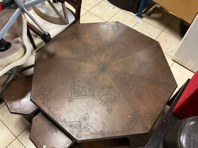 Salontafel en partij stoelen - afbeelding 2 van  3
