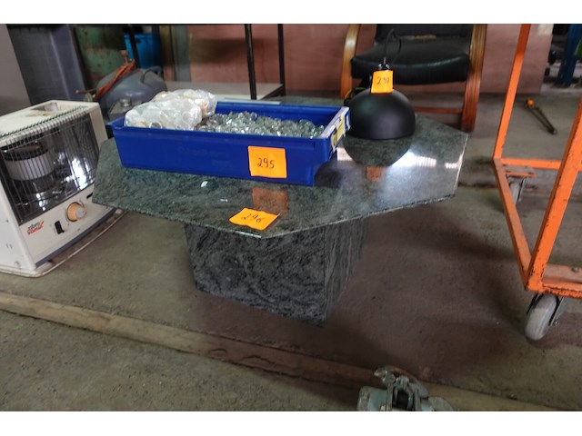 Salontafel in graniet - afbeelding 1 van  3