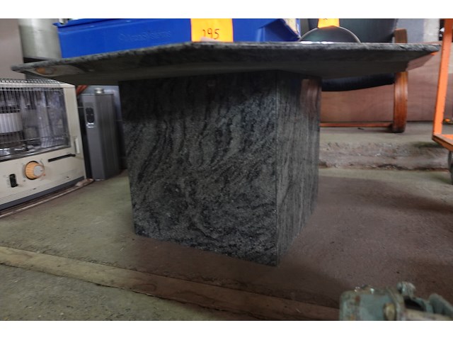 Salontafel in graniet - afbeelding 2 van  3