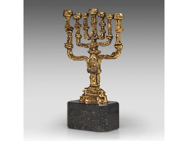 Salvador dali (1904-1989), menorah, gilt bronze on a bluestone base, n° 52/150 37 cm. (14.57 in.) - afbeelding 3 van  8
