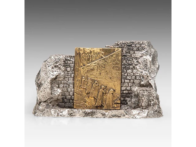 Salvador dali (1904-1989), 'wailing wall - baruch b ha shem', metal menorah sculpture 17.5 x 30 cm. (6.88 x 11.81 in.) - afbeelding 1 van  7